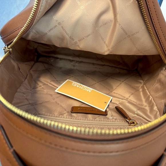 $298 Michael Kors SHEILA MD BACKPACK Bag MK Brown Saffiano Leather Handbag Purse - Picture 7 of 9